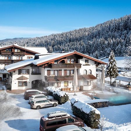 Hotel Bergzeit By Seven Flachau Exterior foto