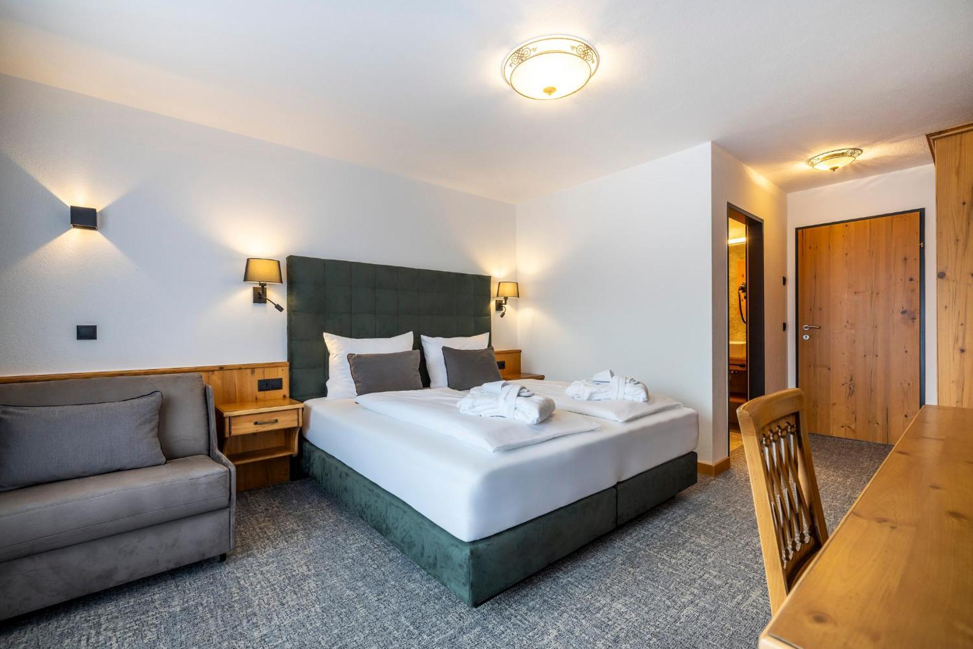 Hotel Bergzeit By Seven Flachau Habitación foto