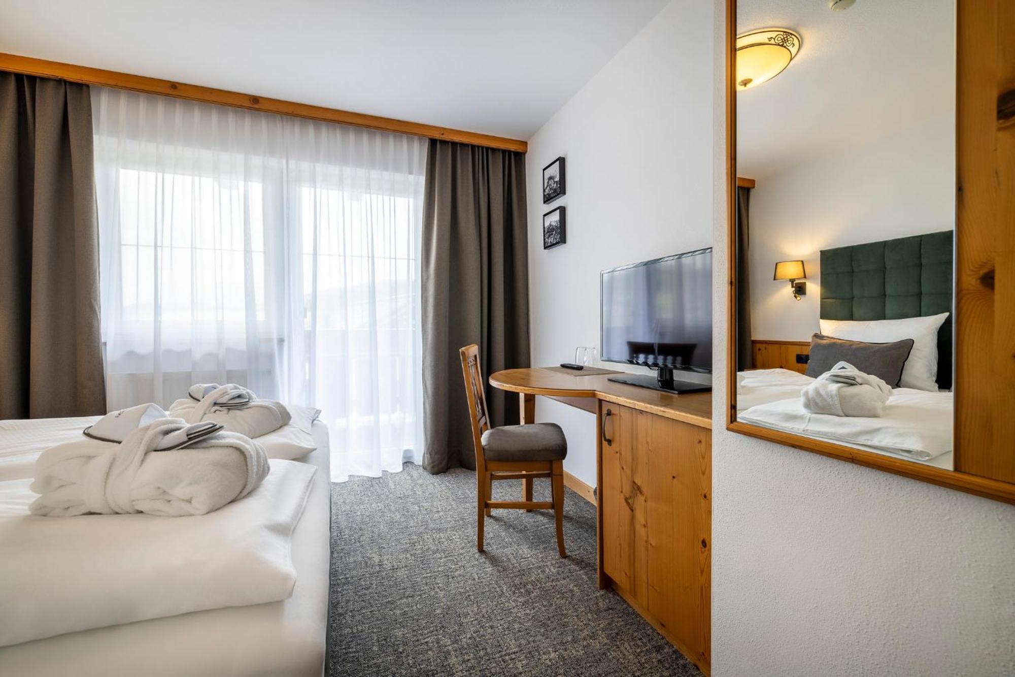 Hotel Bergzeit By Seven Flachau Habitación foto